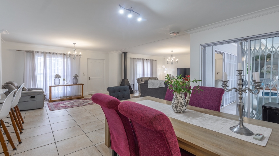 3 Bedroom Property for Sale in Sunningdale Western Cape